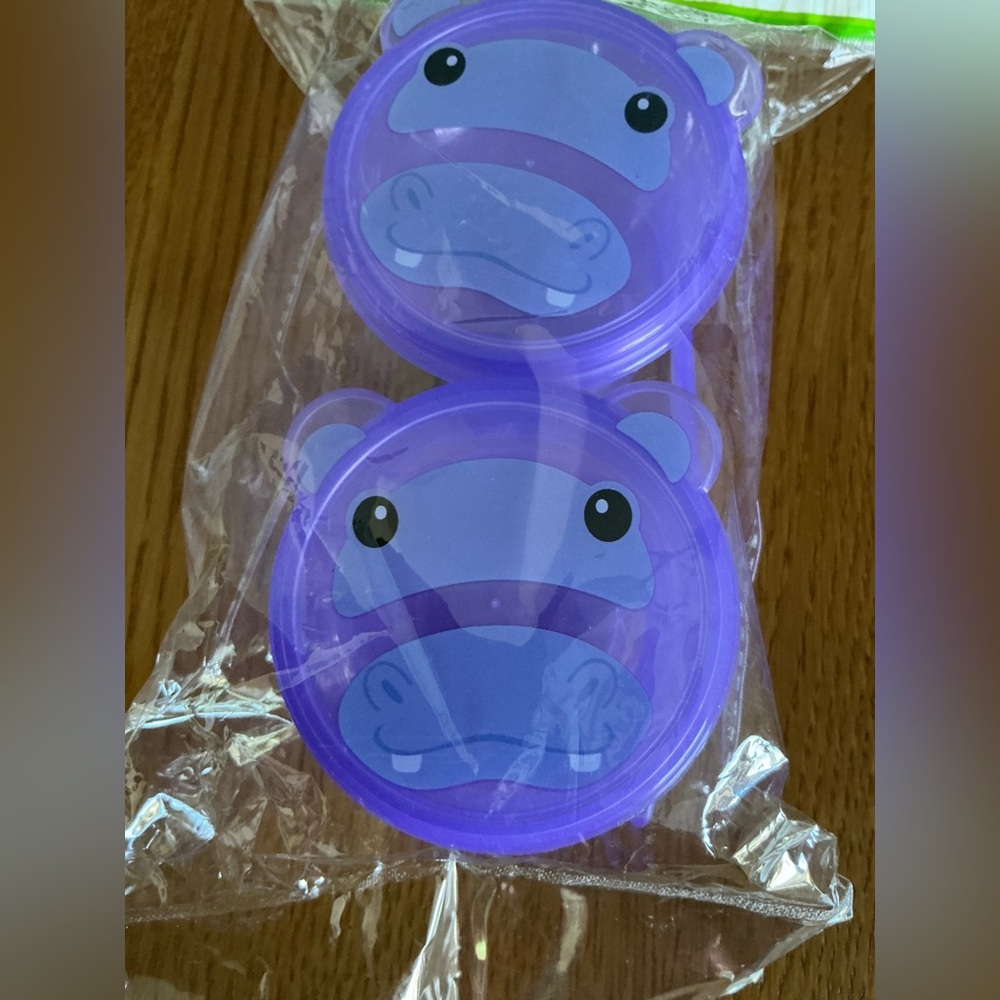 Set of 2 Plastic Animal Snack Containers w/Lids + 1 Spoon. Purple Hippo. NIP